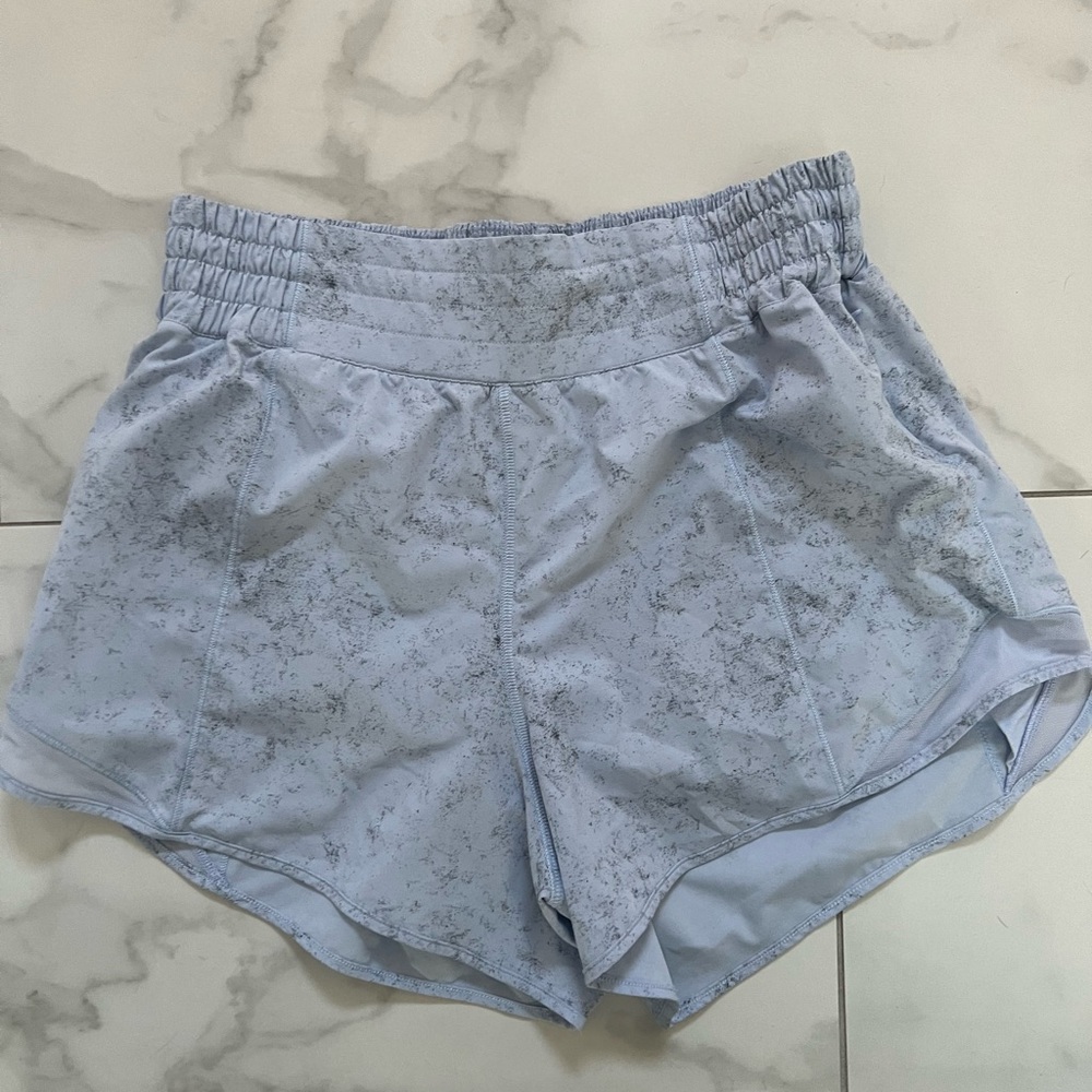 EUC lululemon hotty hot short size 8-4”
